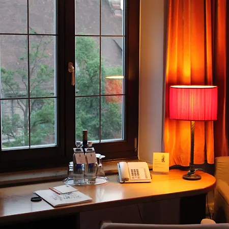 凯瑟杜特斯彻酒店 3*