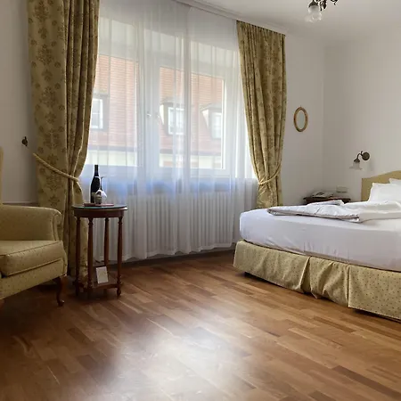 凯瑟杜特斯彻酒店 酒店