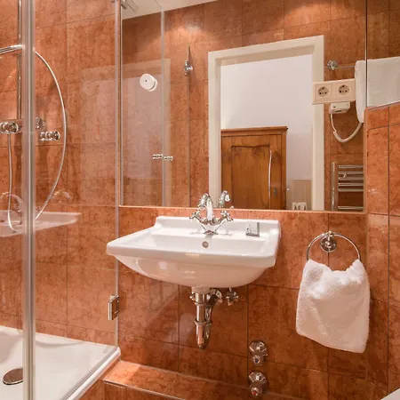 Deutscher Kaiser Hotell 3*