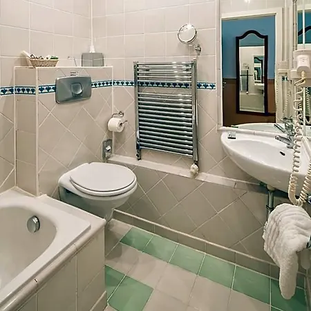 Deutscher Kaiser Hotell 3*