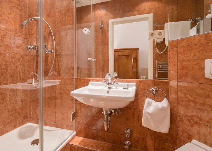 ドイツ カイザー ホテル 3*